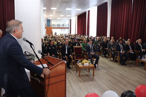 Kaymakamımız Dr. Mustafa AYHAN Büyükada Anadolu Kulübü'nde, 125. Yıl Atatürk Ortaokulu'nun Düzenlediği 10 Kasım Atatürk'ü Anma Programına Katıldı.