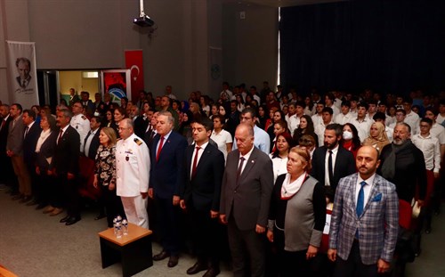 19 Mayıs Atatürk’ü Anma, Gençlik ve Spor Bayramı Kutlama Programı, Hüseyin Rahmi Gürpınar Mesleki ve Teknik Anadolu Lisesi Salonunda Gerçekleştirildi.