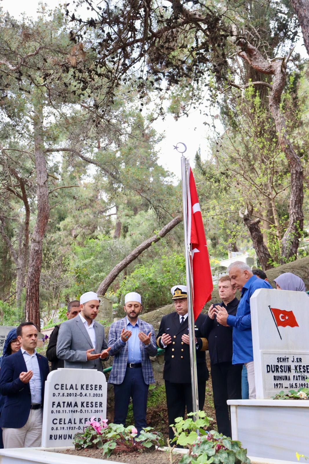 Kaymakamımız Abdurrahman İNAN, Beraberinde İlçe Protokolümüz, Şehidimiz Dursun KESER’in Heybeliada’da Bulunan Kabrini Ziyaret Ettiler.