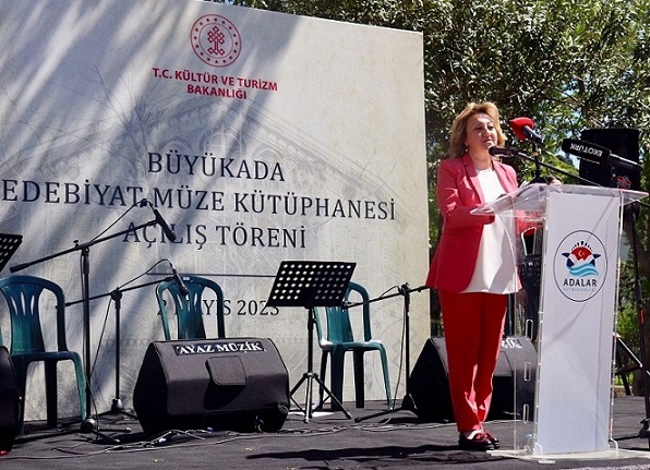 Büyükada Edebiyat Müze Kütüphanesi Hizmete Açıldı.